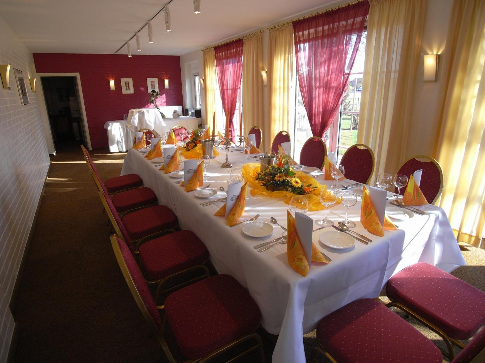 Land-Gut-Hotel Restaurant Kreuz Meyer Stuhr Exteriér fotografie