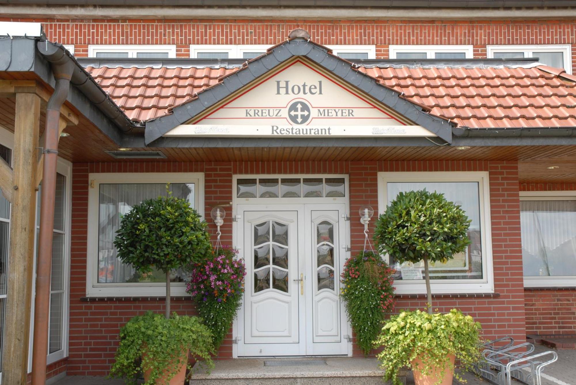 Land-Gut-Hotel Restaurant Kreuz Meyer Stuhr Exteriér fotografie