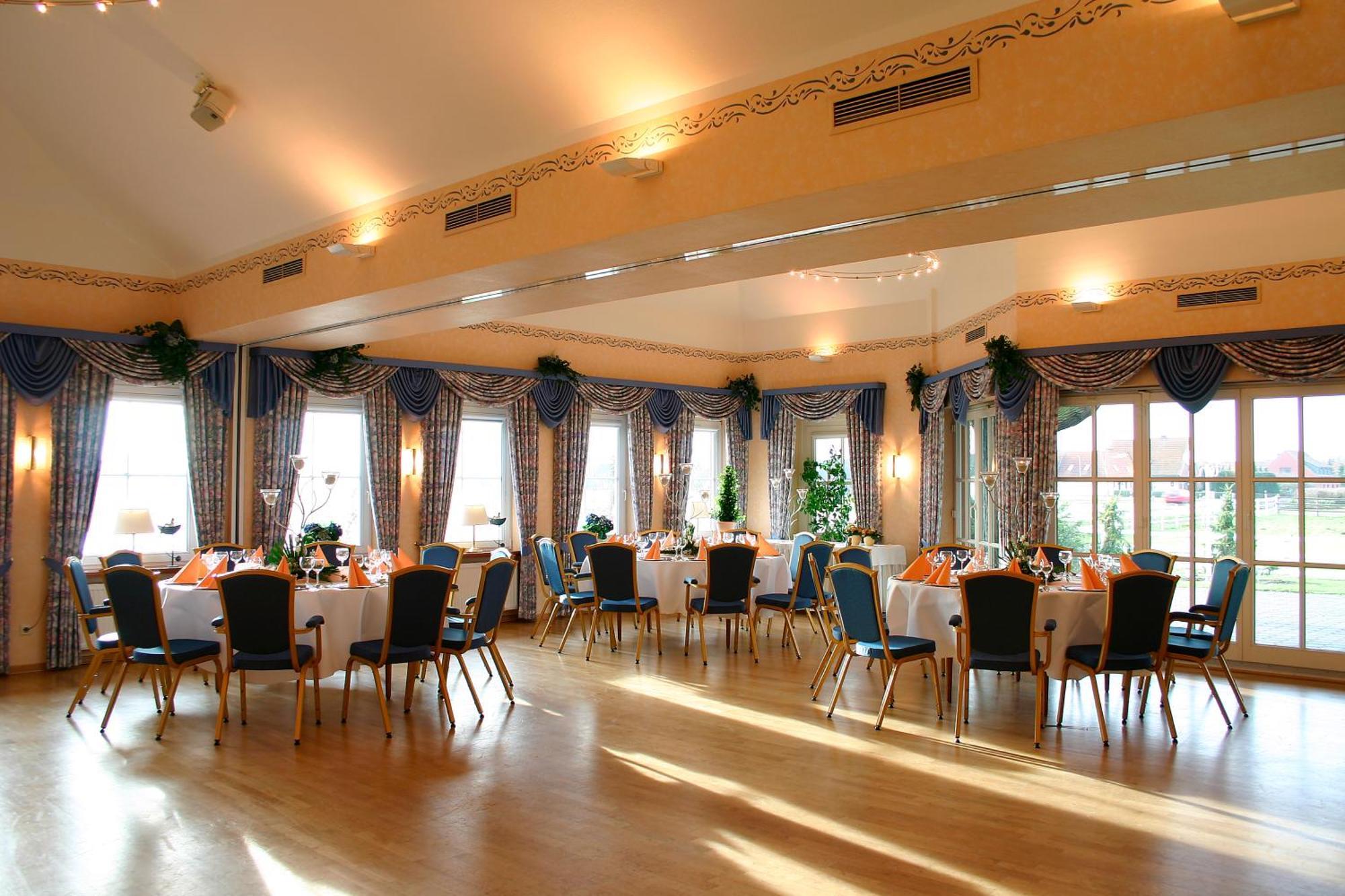 Land-Gut-Hotel Restaurant Kreuz Meyer Stuhr Exteriér fotografie