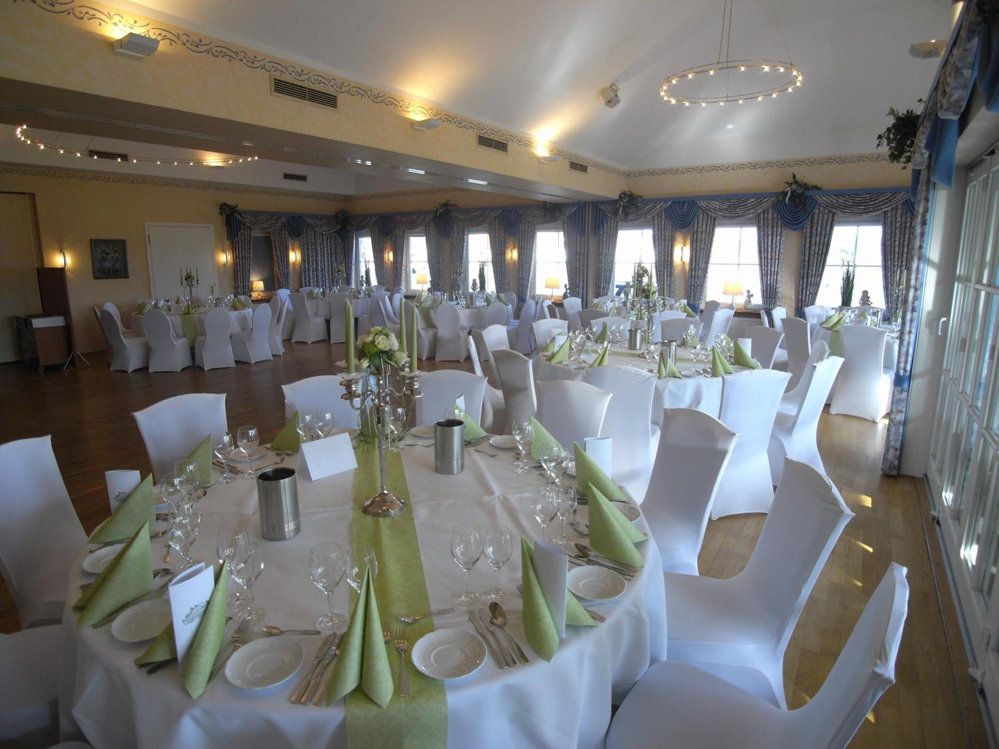 Land-Gut-Hotel Restaurant Kreuz Meyer Stuhr Exteriér fotografie